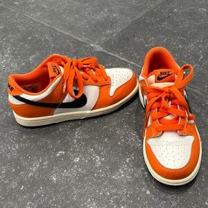 Used size 2.5 Nike dunks
